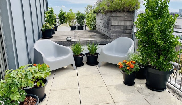 Duplex 115m2 Inondé de Soleil Avec Terrasse, Climatisation et Parking Privé