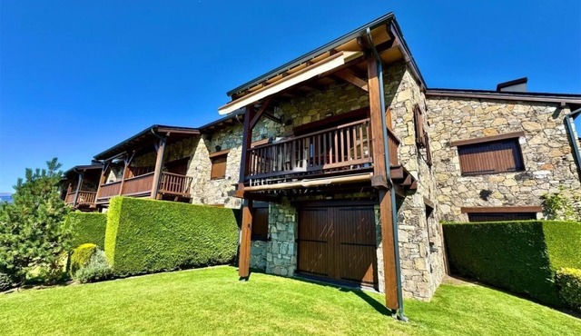 Duplex ideal for families, swimming pool, fireplace and Wi-Fi