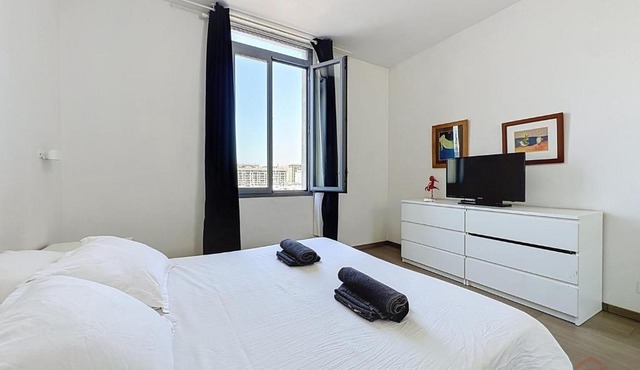 Duplex with a view of the Old Port - AC - Spacious