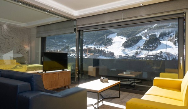 El Tarter The Mirror & Spa Apartments