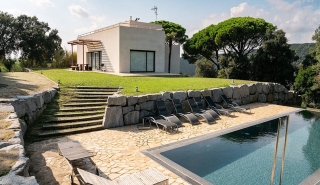 Elegant Villa by the Coast