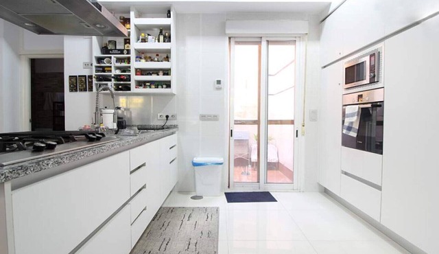 Excellent location less than 5 minutes walk to everything you need.