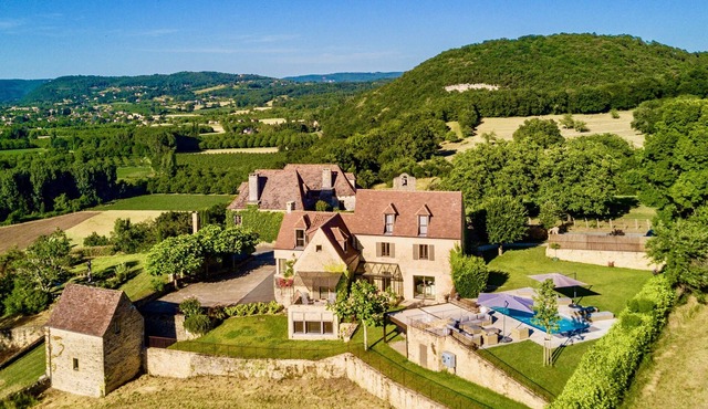 Exquisite Large Character Home : Ideal for family and friends