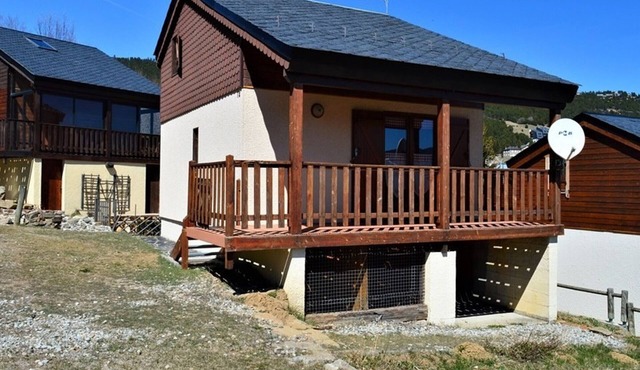 Family chalet in Les Angles with private parking