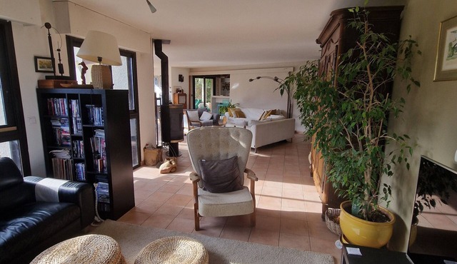 Family home ideal for 3 families (sleeps 14)