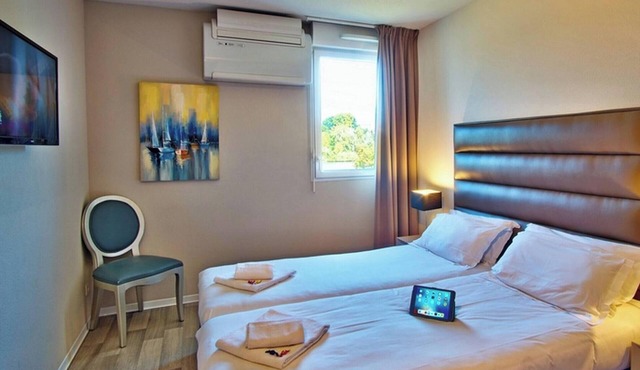 Family Suite Getaway | 3.4 Miles to Ametzondo Shopping and Dining Center