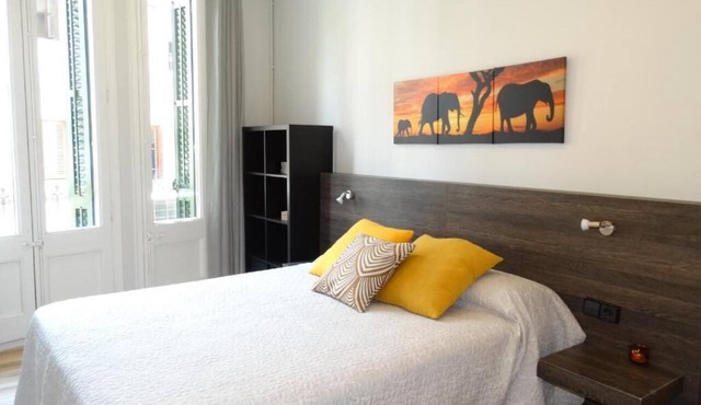 Feel at Sants Apartments