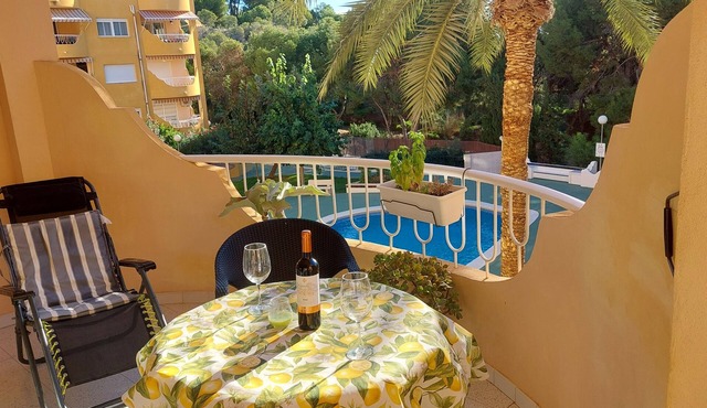 Front Line Apartment south facing with Pool and Sea Views
