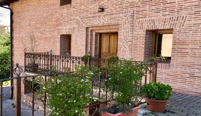 (FULL Rental) El Patio de la Morera 16-26 pax, garden, barbecue, pets
