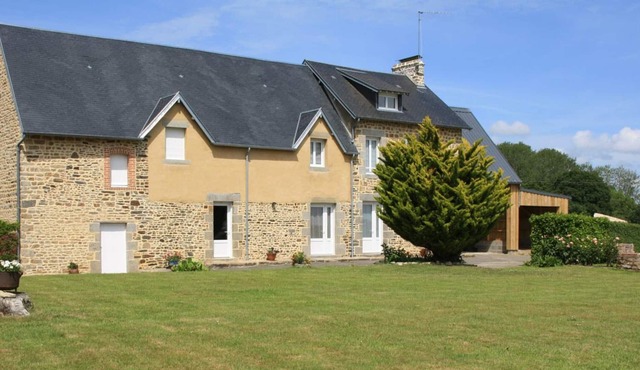 Gite Dragey-Ronthon, 4 bedrooms, 7 persons
