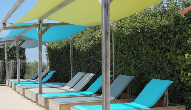 Glamping 'Safarilodge Prestige Tent 13 5pers' with Shared Pool, Wi-Fi and Air Conditioning
