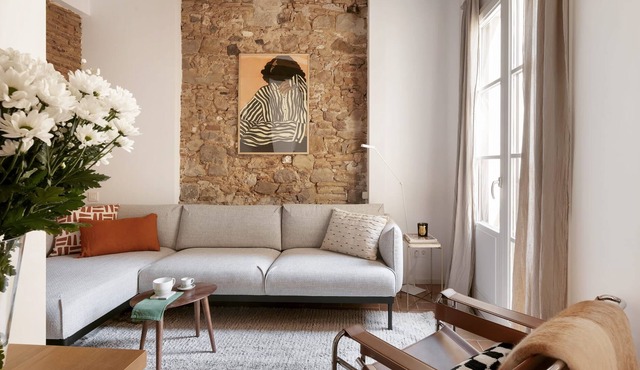 Gotic Gem | Modern 1 Bedroom Apartment