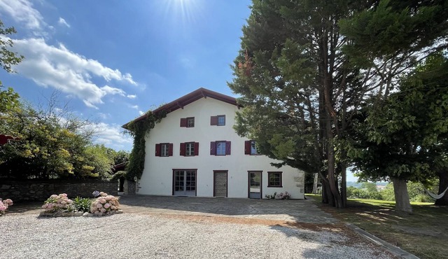 Grande Maison Basque au Calme, Piscine, Forêt Privée ,environnement Exceptionnel
