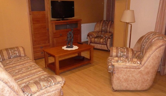 GUARA CASA CASTRO TOURIST APARTMENT, IN THE HEART OF SOMONTANO.