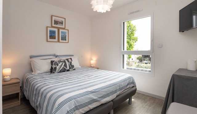 Guest Room “Les Reflets du Golfe” with Shared Garden and Wi-Fi