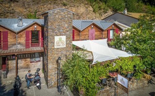 Hôtel Restaurant L'Arbre à Pain