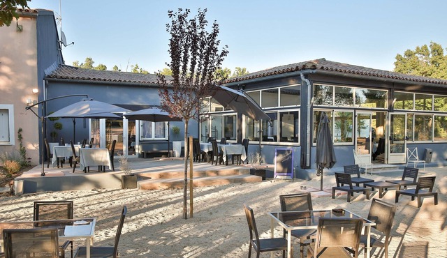 Hôtel Restaurant Les Lavandins