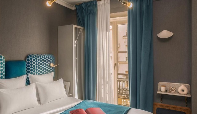 Handsome Hotel