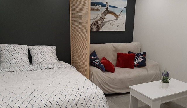 Happy Home For You Lunel: Divine Rock, a cocooning place to relax.