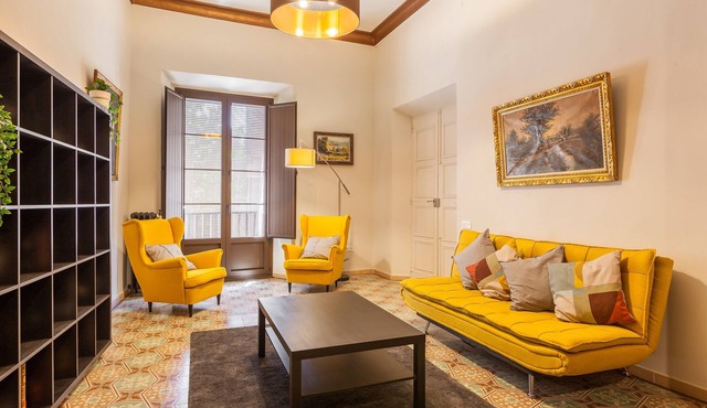 Holiday Home 'Apartament Merlot' with Shared Terrace, Balcony & Wi-Fi
