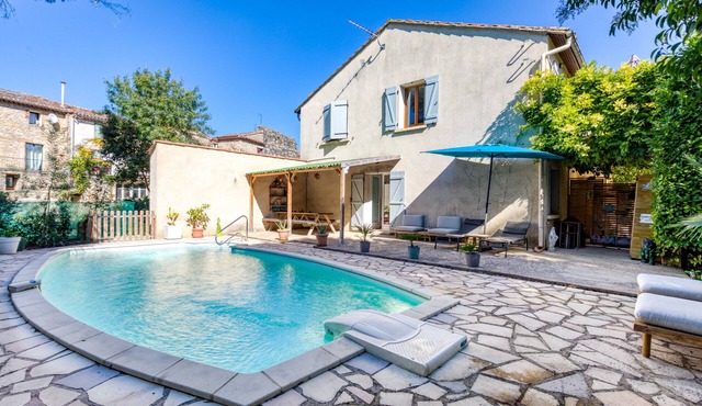 Holiday Home 'Maison Sur La Mare' with Mountain View, Private Pool and Wi-Fi