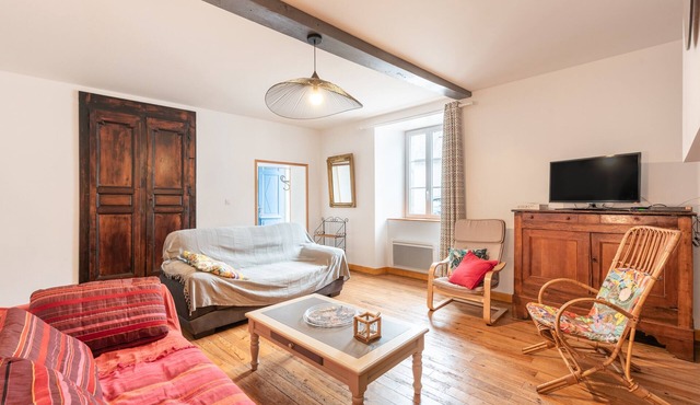 Holiday Home 'Chez Bob' with Mountain View and Wi-Fi