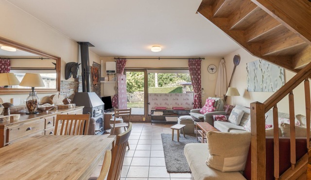 Holiday Home 'Can Vall Bellver' with Mountain Views, Private Terrace, Wi-Fi