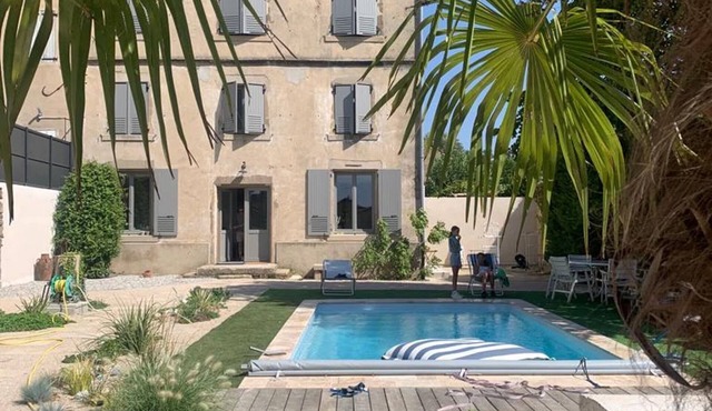 Holiday Home “La Maison des Remparts” with Private Pool, Wi-Fi & Air Conditioning