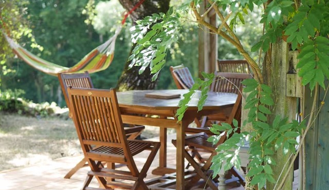 Holiday Home “La Voyageuse” with Private Terrace, Garden & Wi-Fi