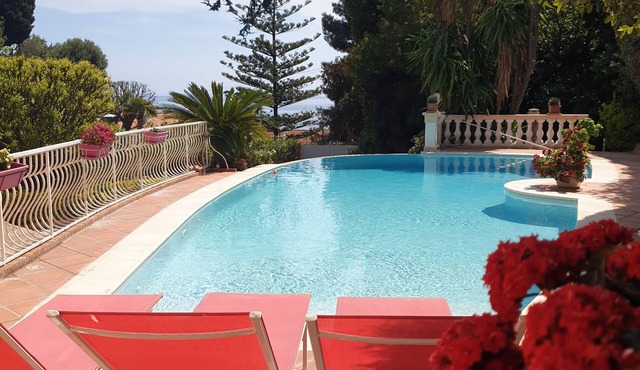 Holiday House with private pool and view. Monaco Cap d'Ail