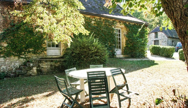 Homerez - Charming house in Aubas with large garden