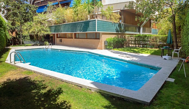 Homerez - Nice studio for 2 ppl. with shared pool, garden and terrace at Madrid