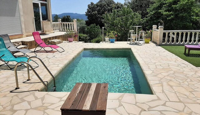 Homerez - Villa in Mérindol