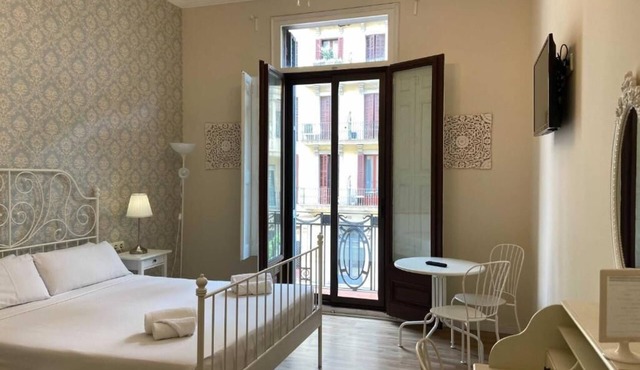 Hostal Lumine Suites by gaiarooms
