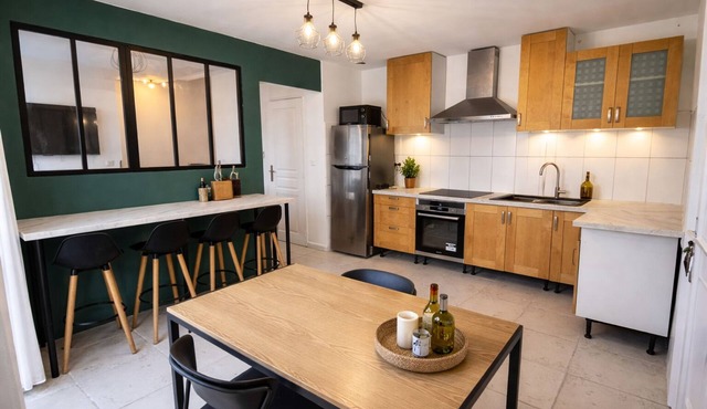 House 3 bedrooms - Sleeps 8 - 15 Minutes from Bayonne