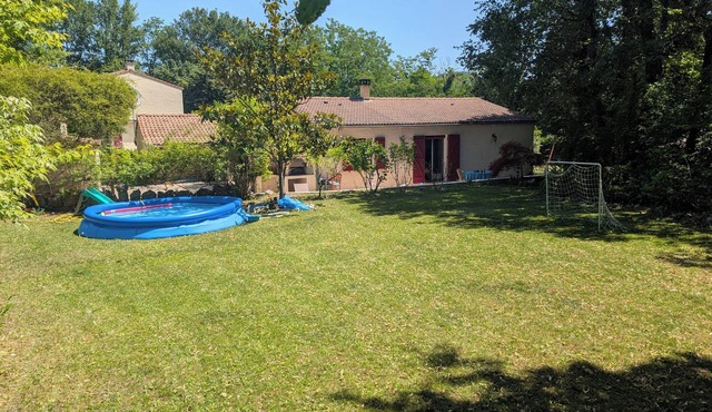 House with a large garden and outdoor kitchen, 5 minutes from the Méouge Gorges