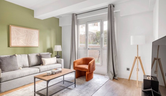 Immpecable Chamartín 1BR w/terrace, by Blueground