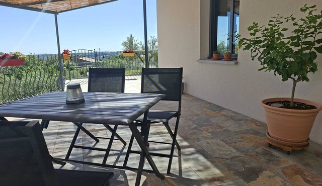 In the heart of olive groves and lavender fields, near the Gorges du Verdon!