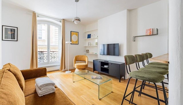 In the Heart of Paris: 1-Bedroom Arts et Métiers Marais
