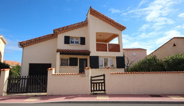 Individual Villa for family of 8 people, only 80m from the beach of Portiragnes plage