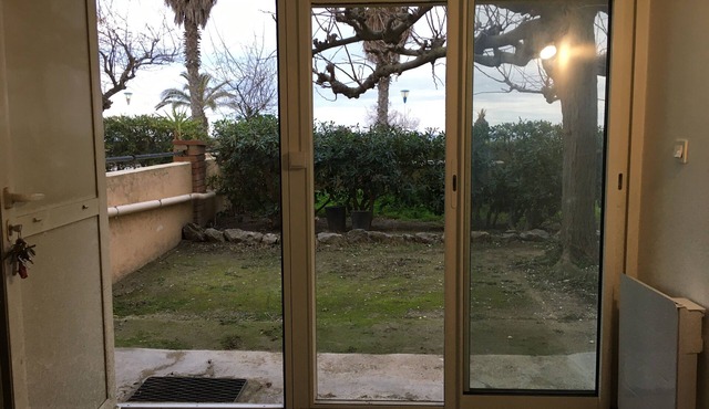 Isetta : Studio front de mer rdc
