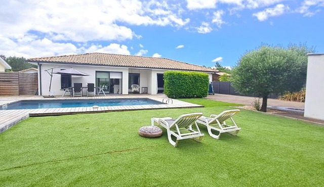 Jolie villa avec piscine chauffée proche du lac