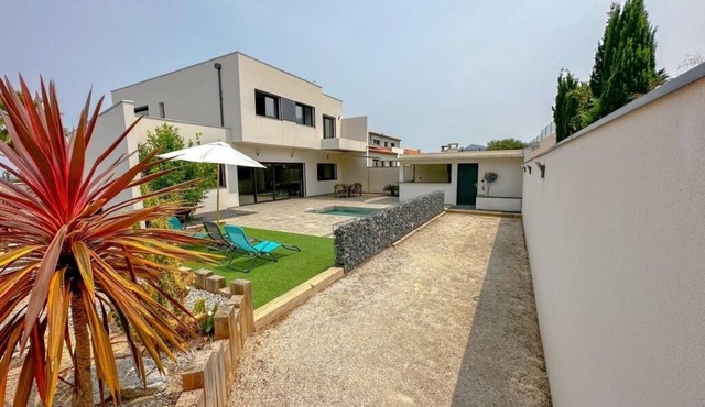 L'Attrape Rêves - Four Bedroom House, Sleeps 10