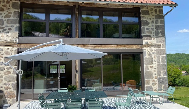 LA BASTIDE EN AUVERGNE Cottage 4*with swimming pool, in the Cantal countryside