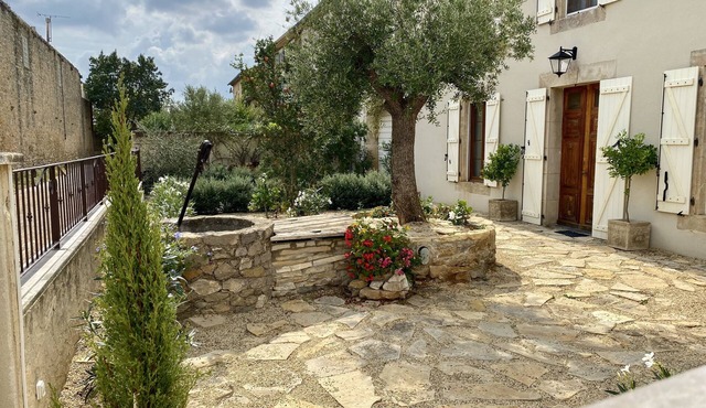 La Bergerie Antoine Lantana King Room - Deluxe South of France Experience