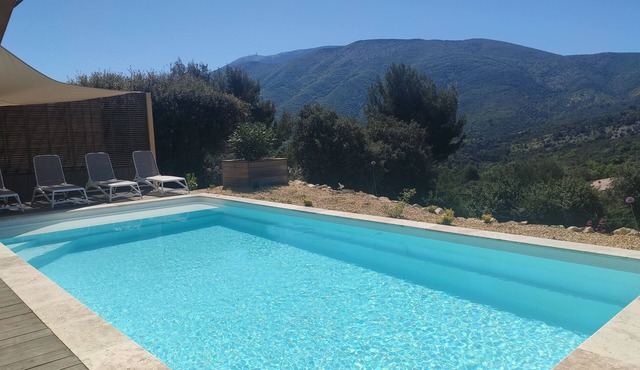La Bernardière, Comfort and exceptional views of Mont Ventoux (sleeps 10)