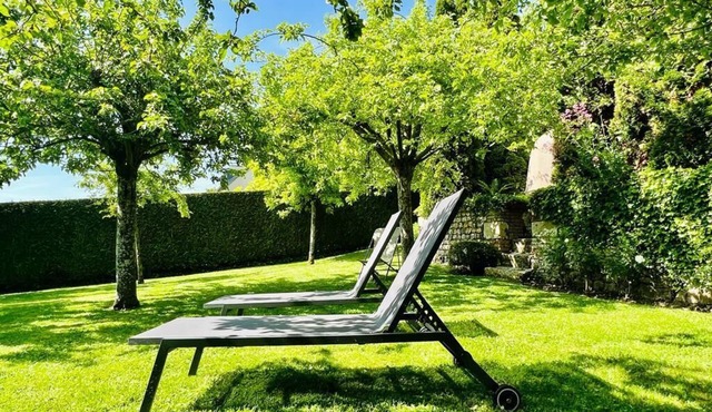 La Maison Blanche at 10 Honfleur, downtown, garden, parking
