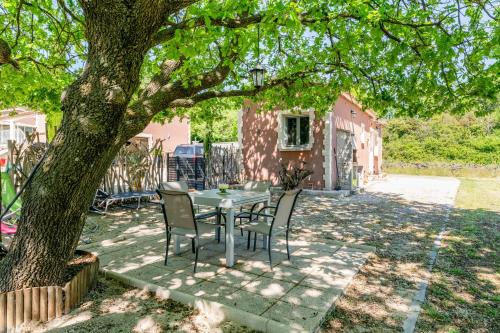La Petite Maison dans la Vigne