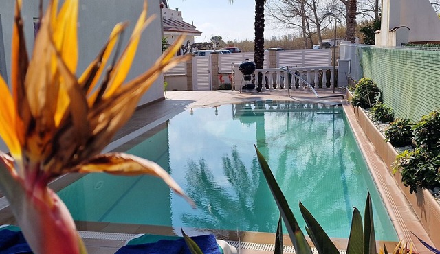 "La Pinya"@MARISOL: 500m to the beach, private pool, A/C, WiFi, dog beach.