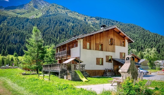Large chalet, moutain view, outdoor activities